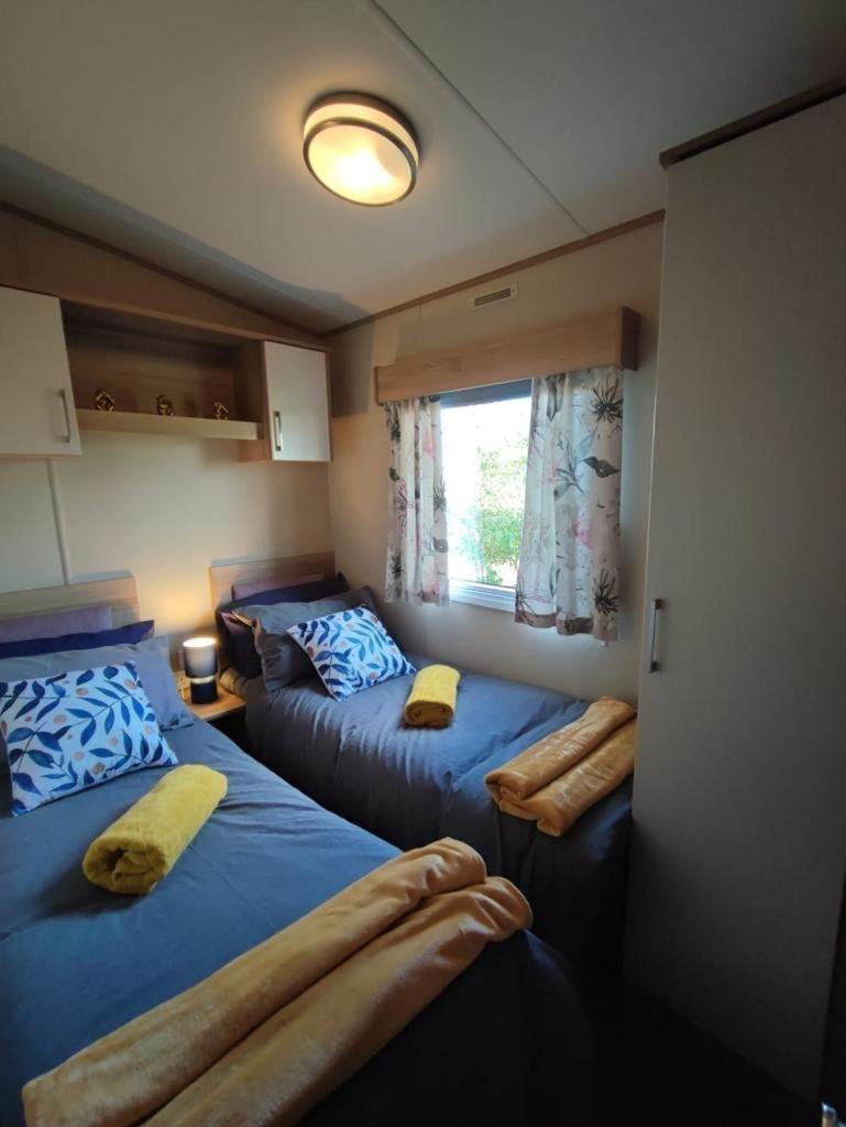 Luamar Holidays- Tattershall Lakes - Lancaster Crescent Hotel ภายนอก รูปภาพ